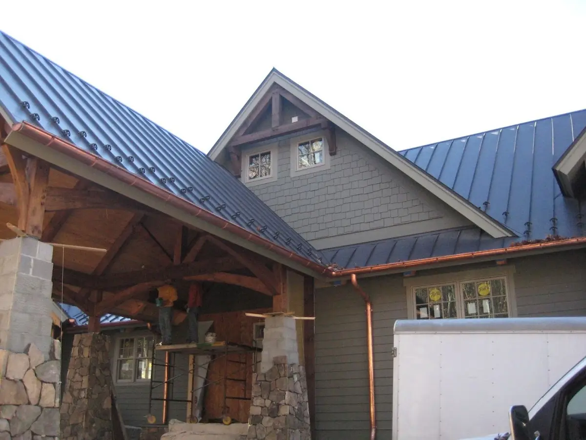 Craftsman Roofing team delivering quality roofing work in Floral Park